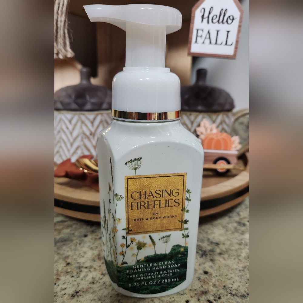 NEW Bath and Body Works "Chasing Fireflies" Foaming Hand Soap